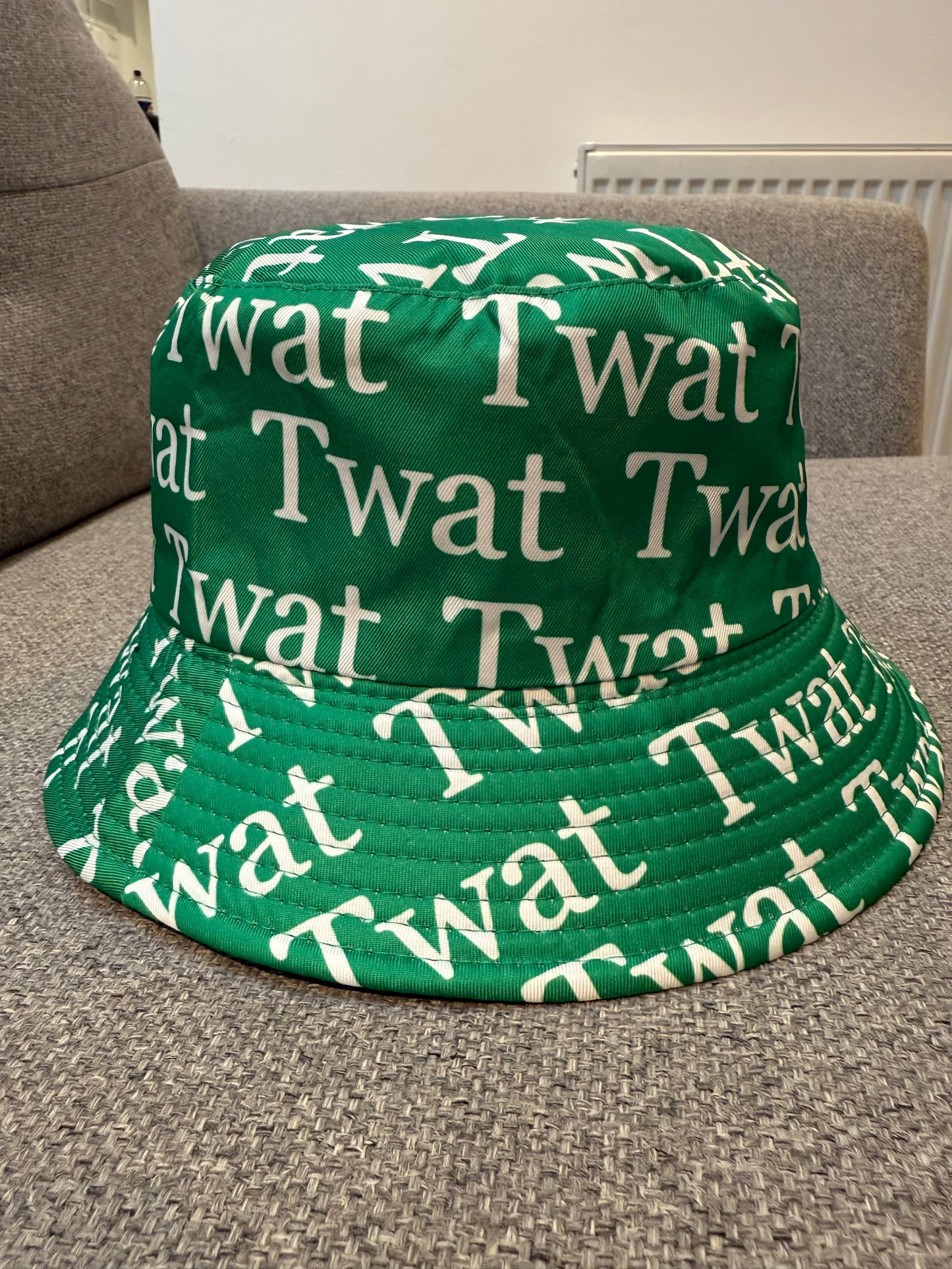 “Tw@t” bucket hat