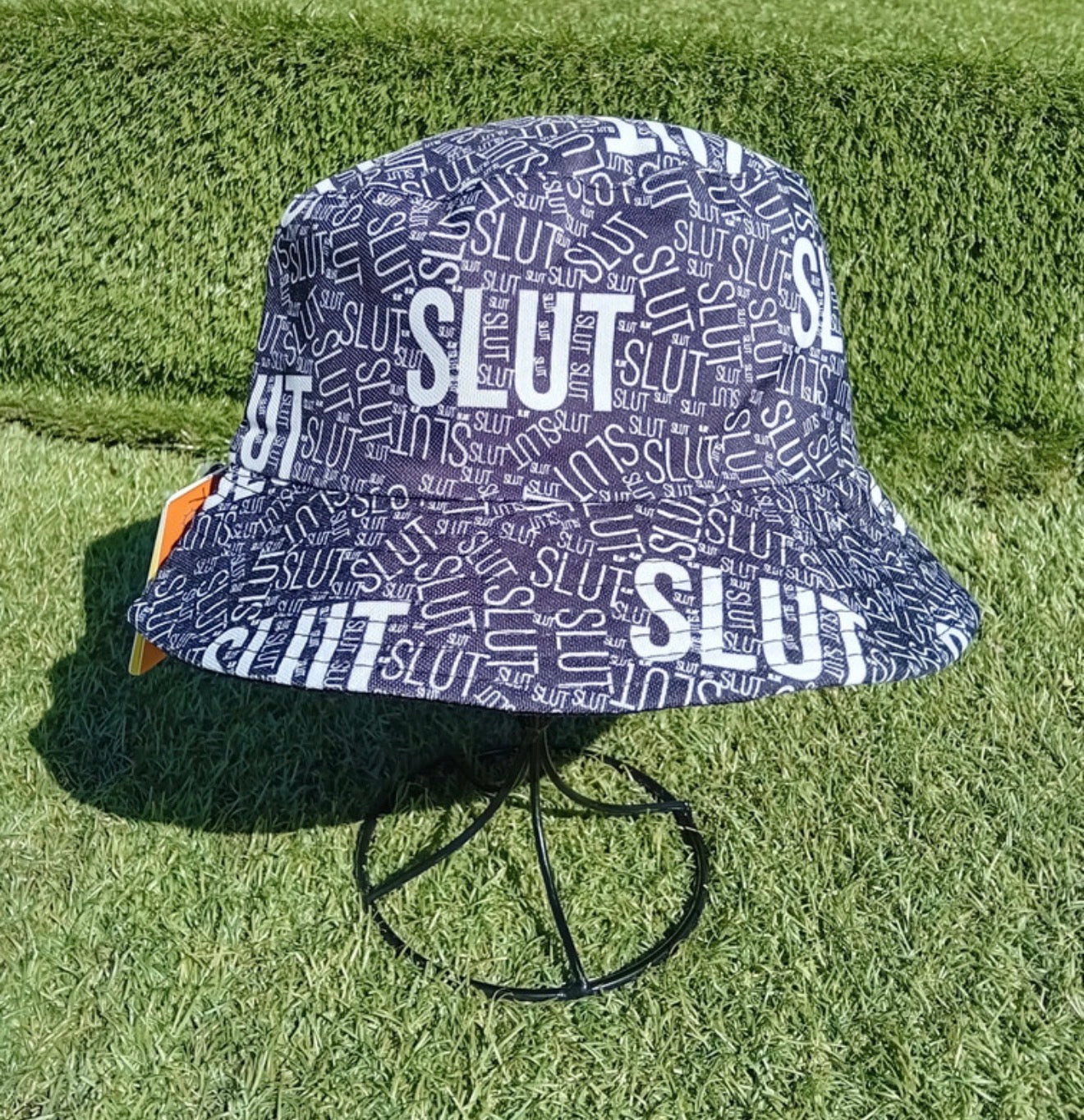 “Sl*t”bucket hat
