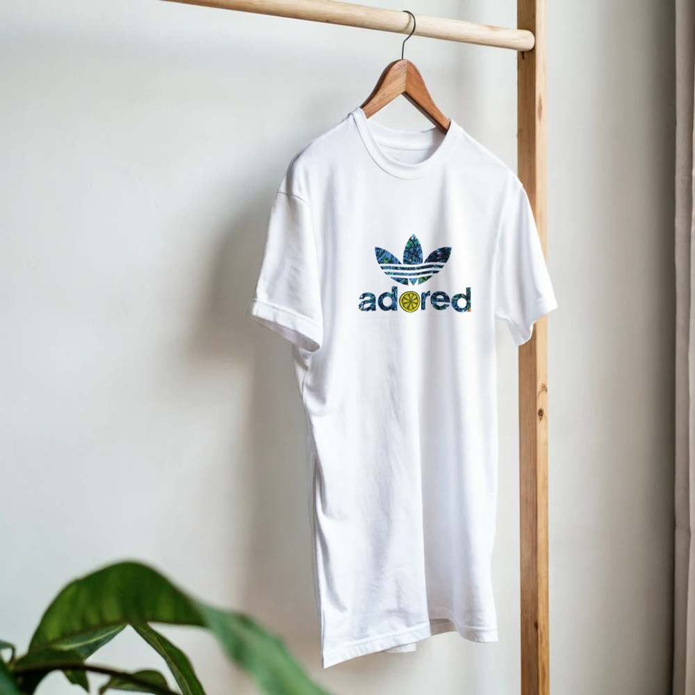 T-shirt trèfle éclaboussé de peinture adoré